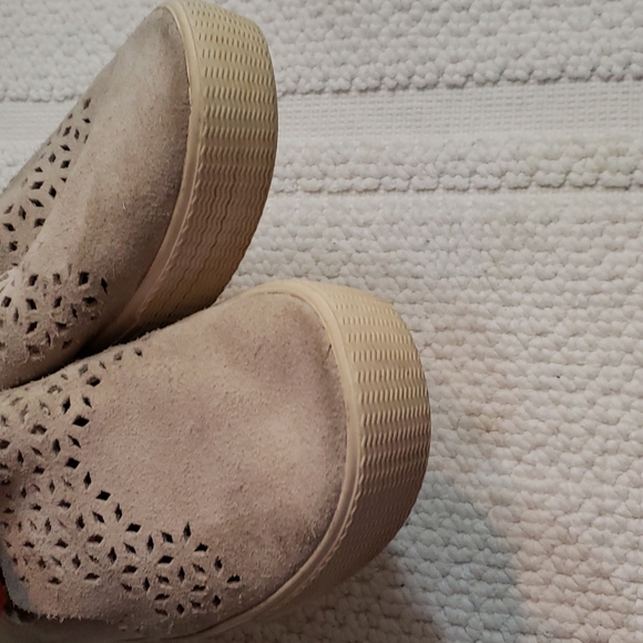 TOMS SLIP-ONS - Picture 7 of 11